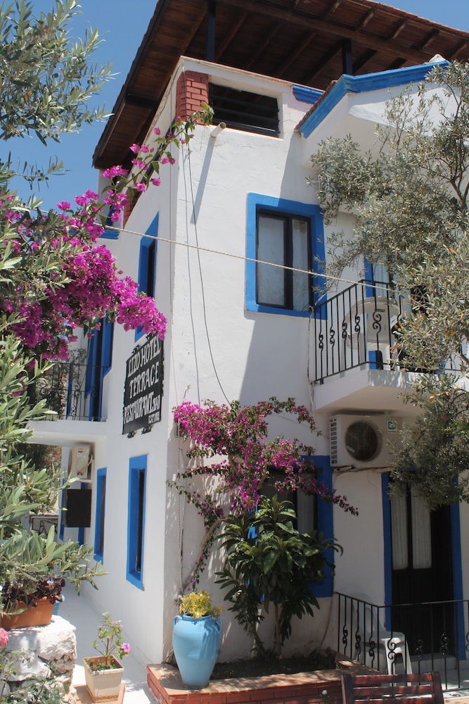 Lizo Hotel 6/38