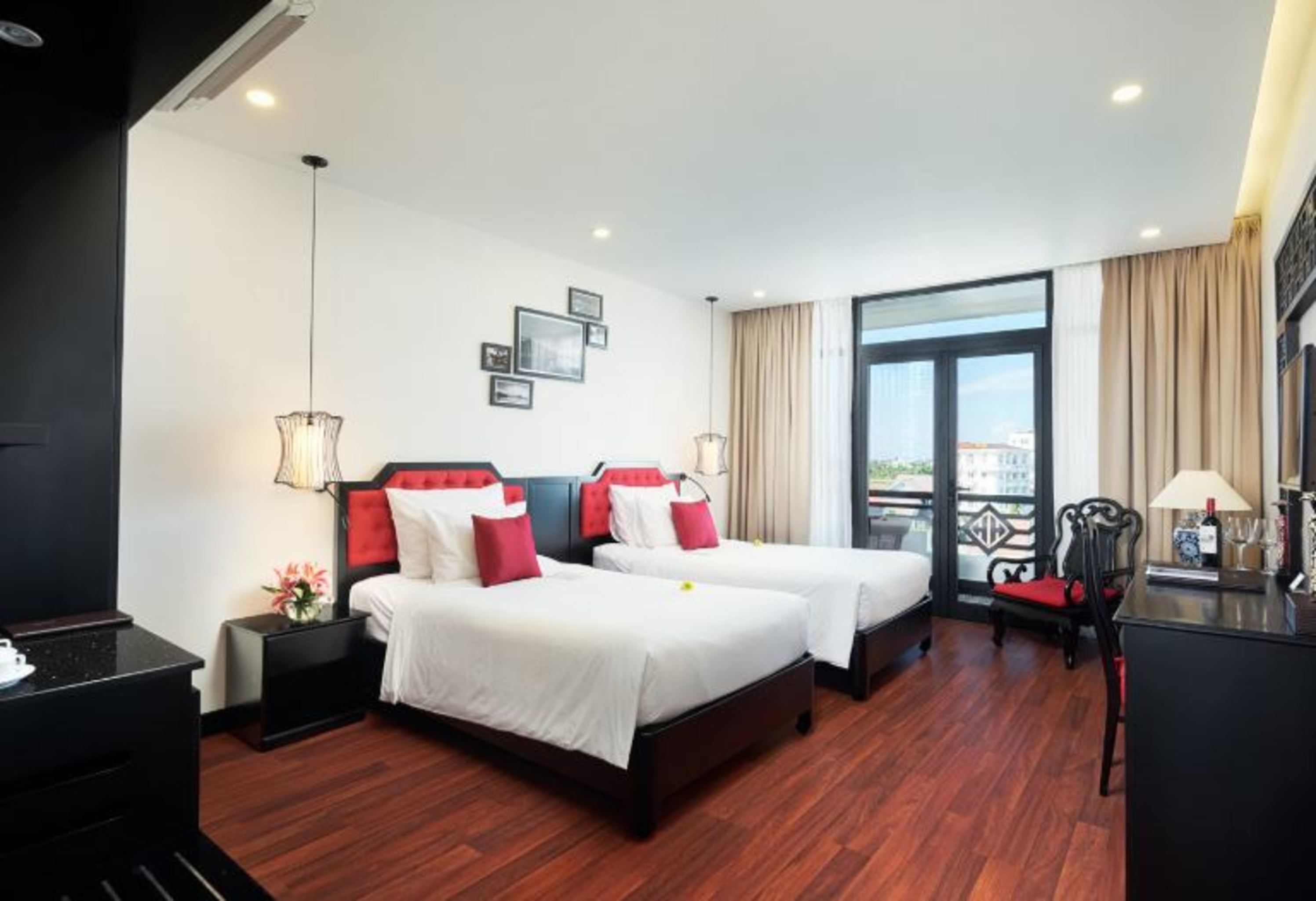 Executive, Twin Beds