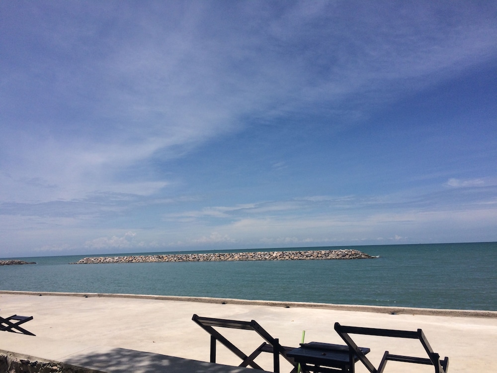 Chomtalay Resort At Had Chaosamran Beach 13/34