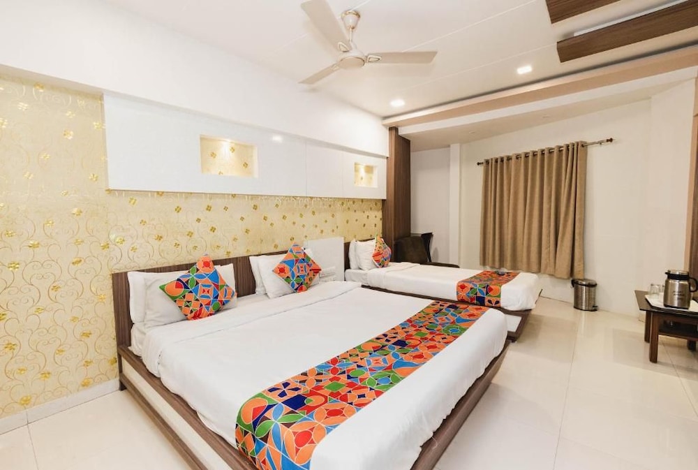 HOTEL AMBER 7/46
