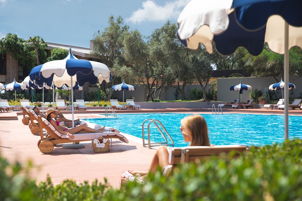 Is Molas Resort 42/66