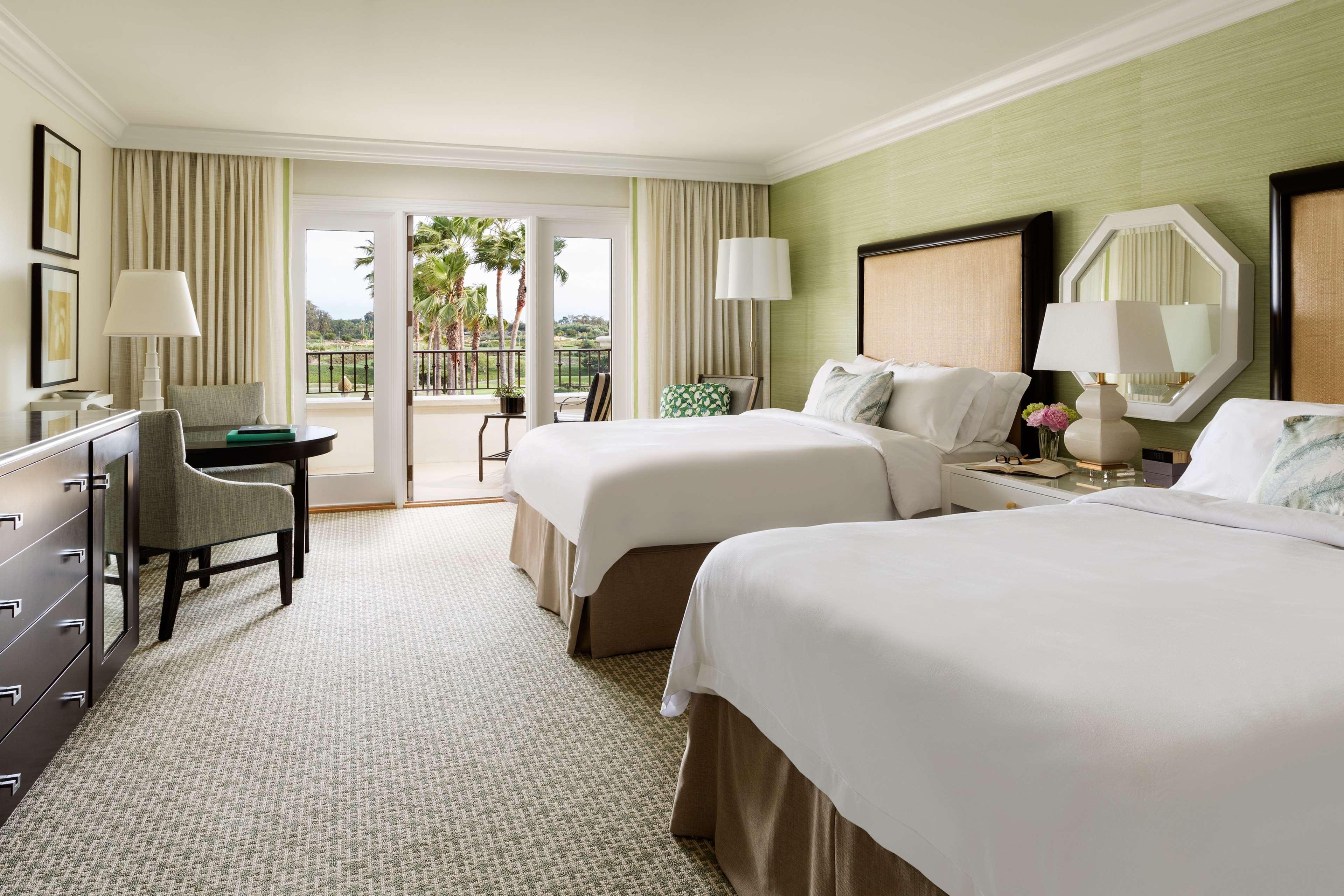 Deluxe, Queen Bed, Resort View