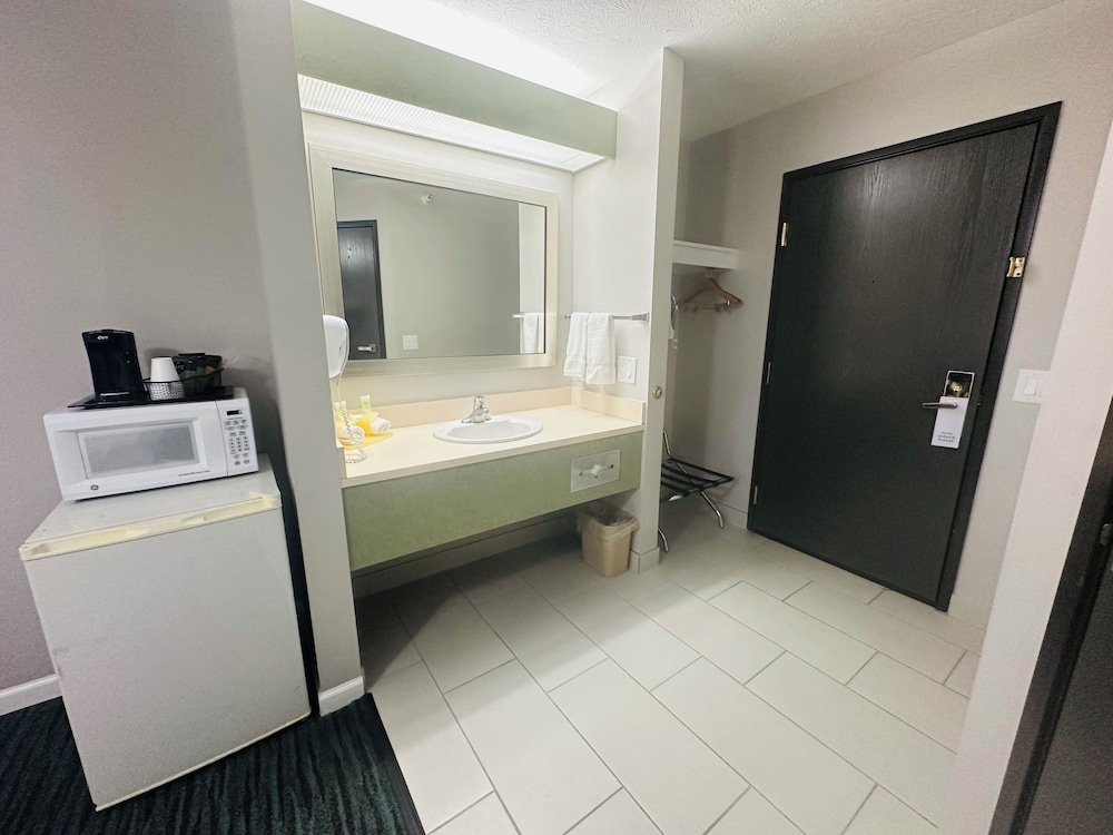 Countryside Suites Lincoln 37/40