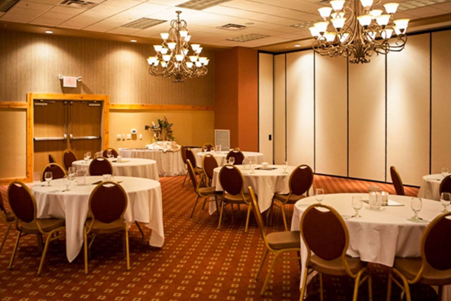 Sleep Inn & Suites Conference Center Eau Claire North 14/22