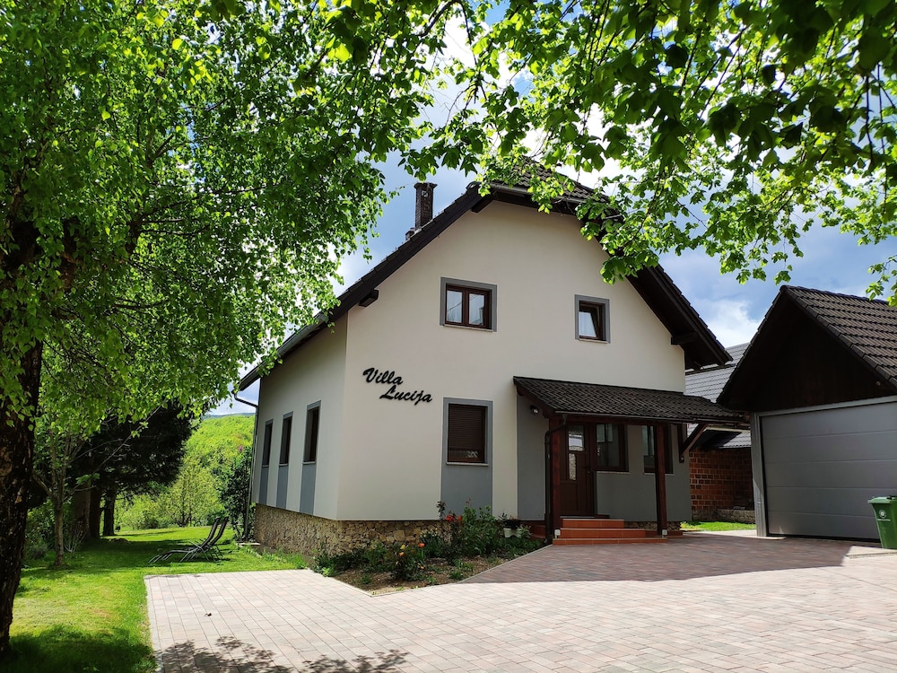 HOUSE LUCIJA 20/27