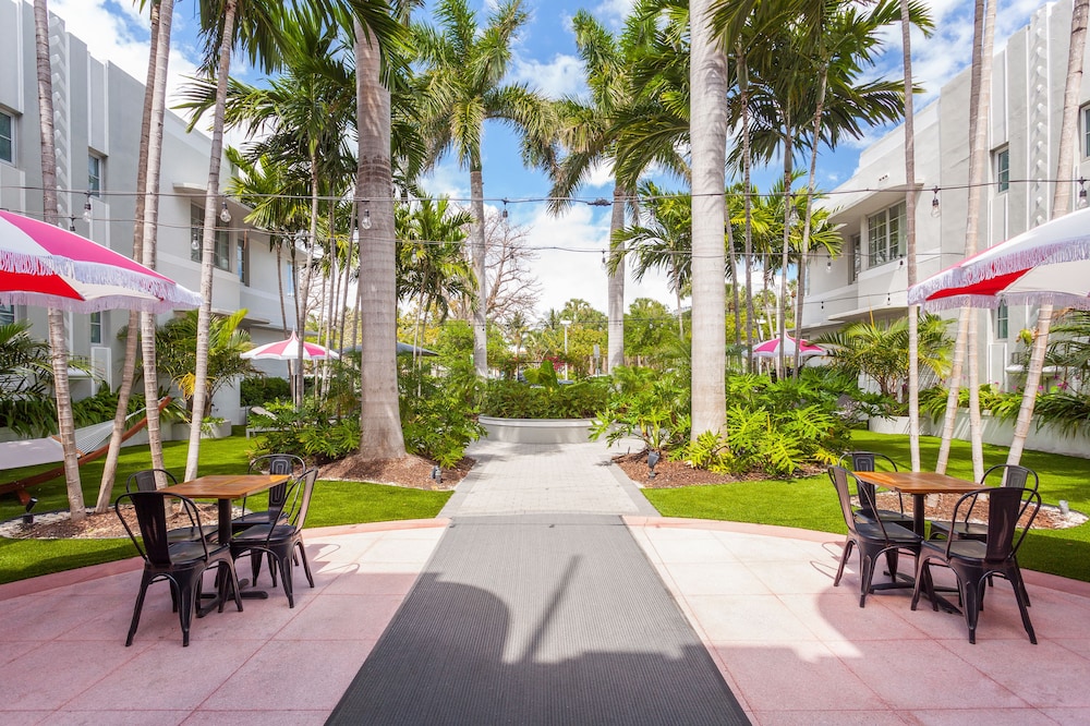 Liberty Park Hotel South Beach 12/76