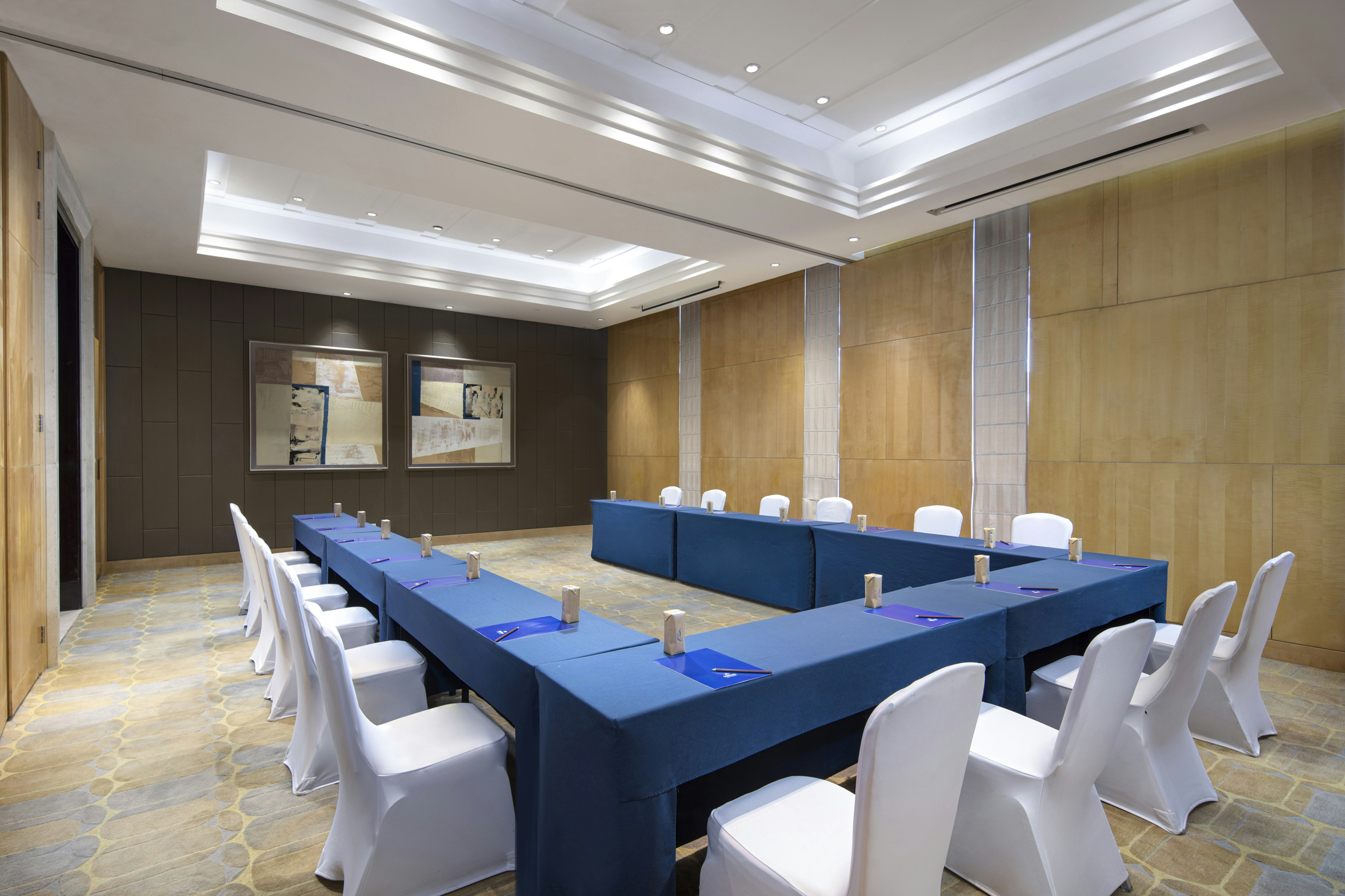 Hilton Nanjing 89/98