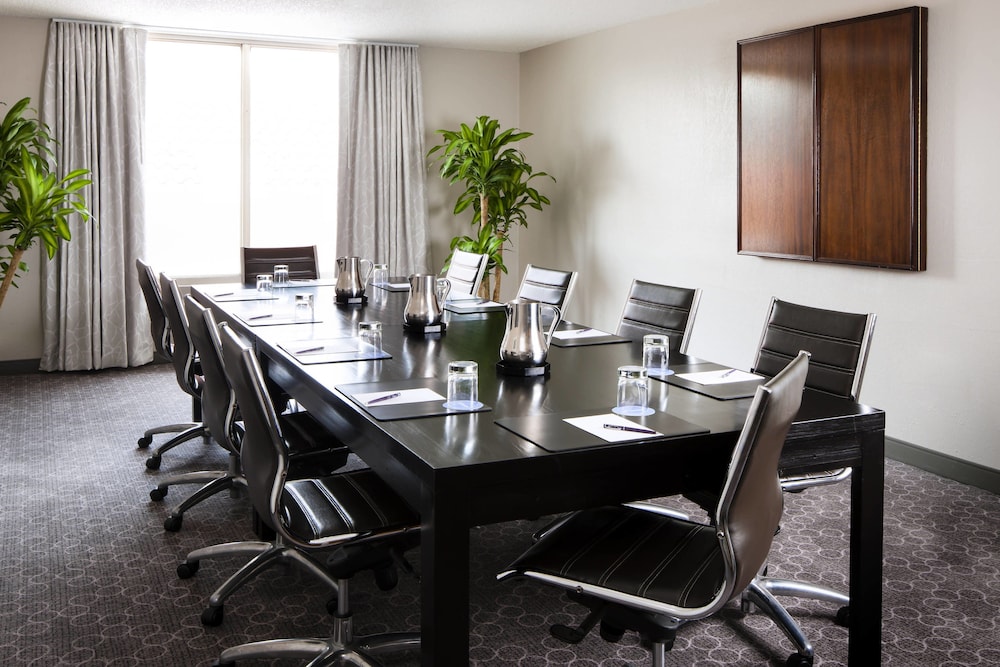 Sheraton Suites Cypress Creek Hotel 43/46