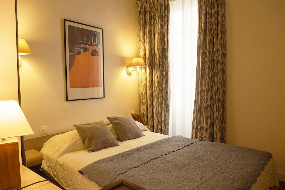 Hotel Du Cygne 7/31