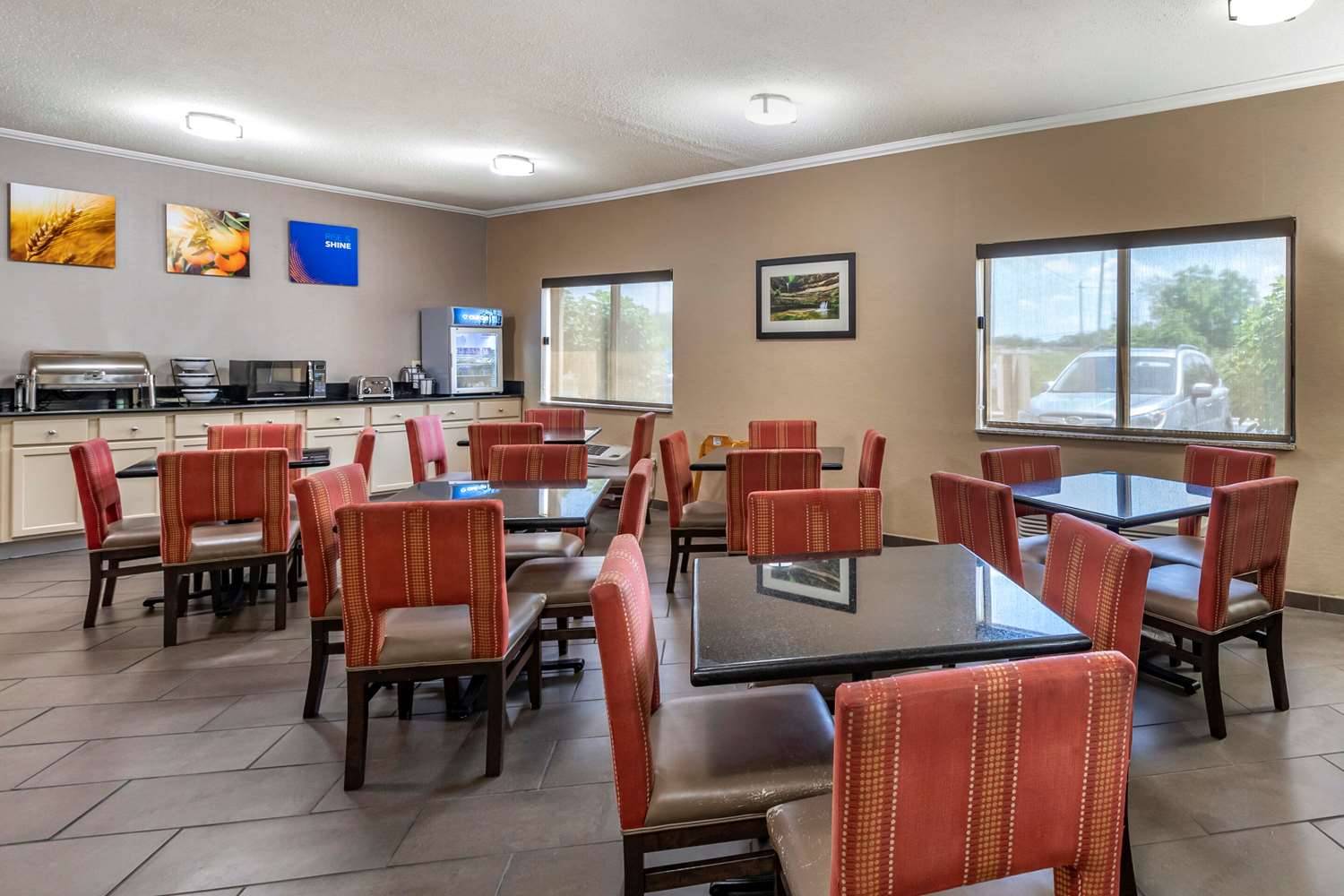 restaurant cafeteria