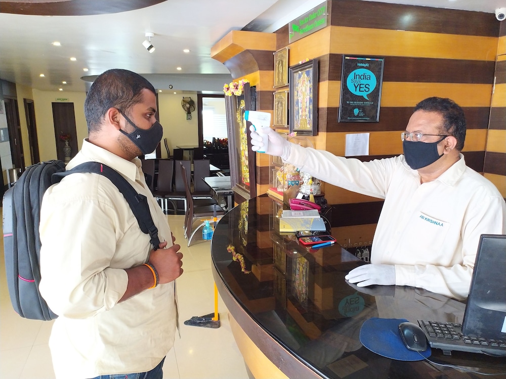 Hotel Abi Krishna 8/40