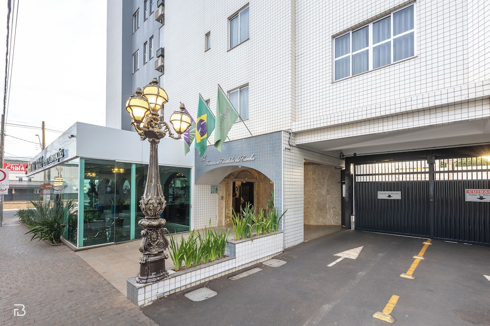 Porto Minas Hotel e Convencoes 70/71