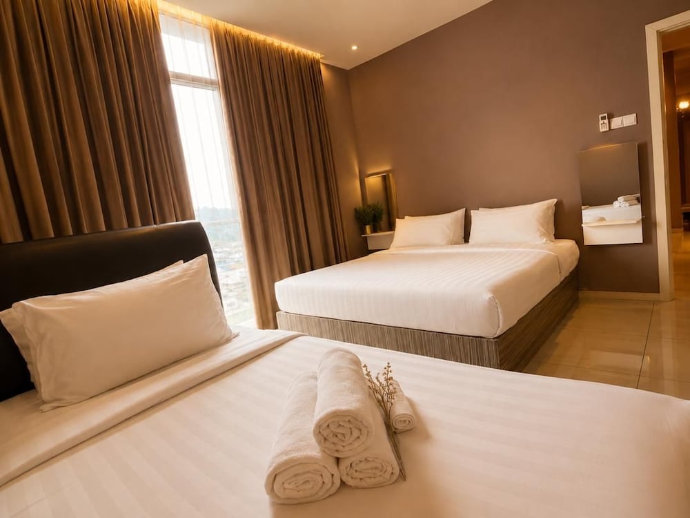 Stirling Suites 12/48