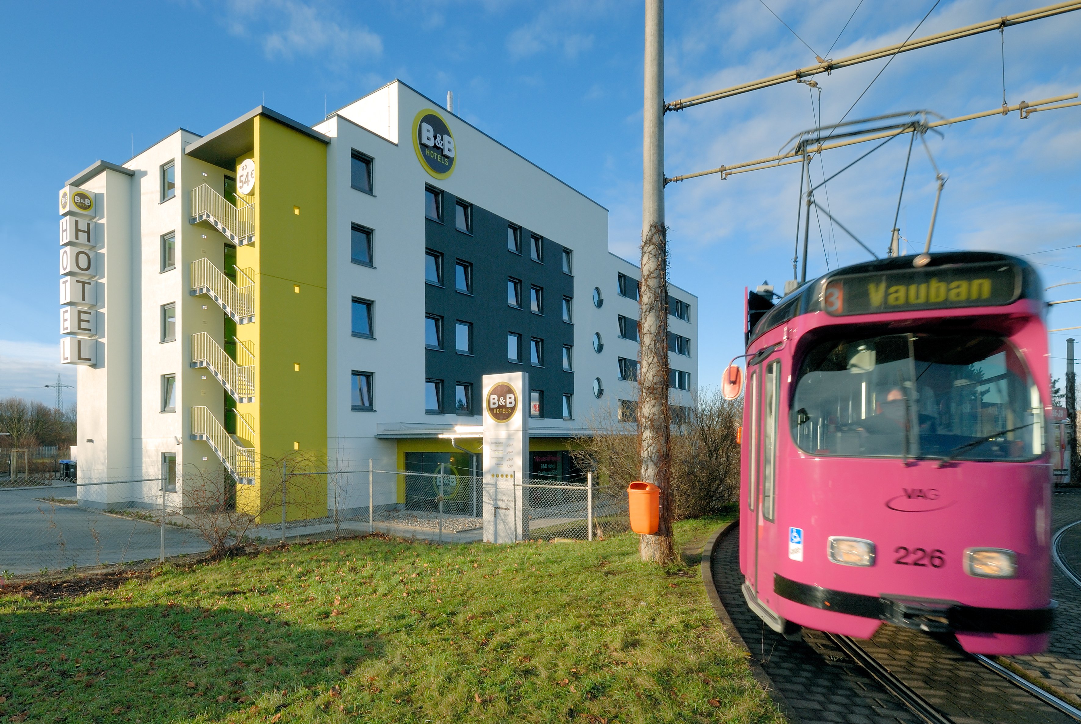 B&B Hotel Freiburg Sud 1/16