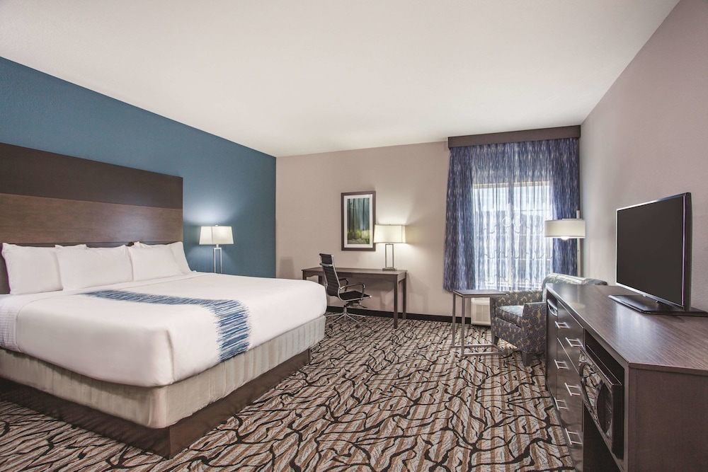 La Quinta Inn and Suites by Wyndham Cullman 9/46
