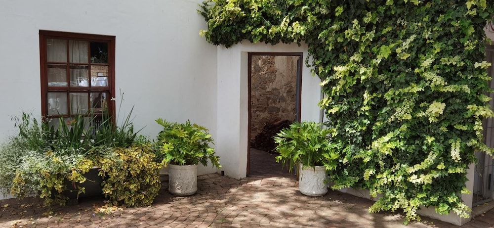 137 High Street Guest House 38/48