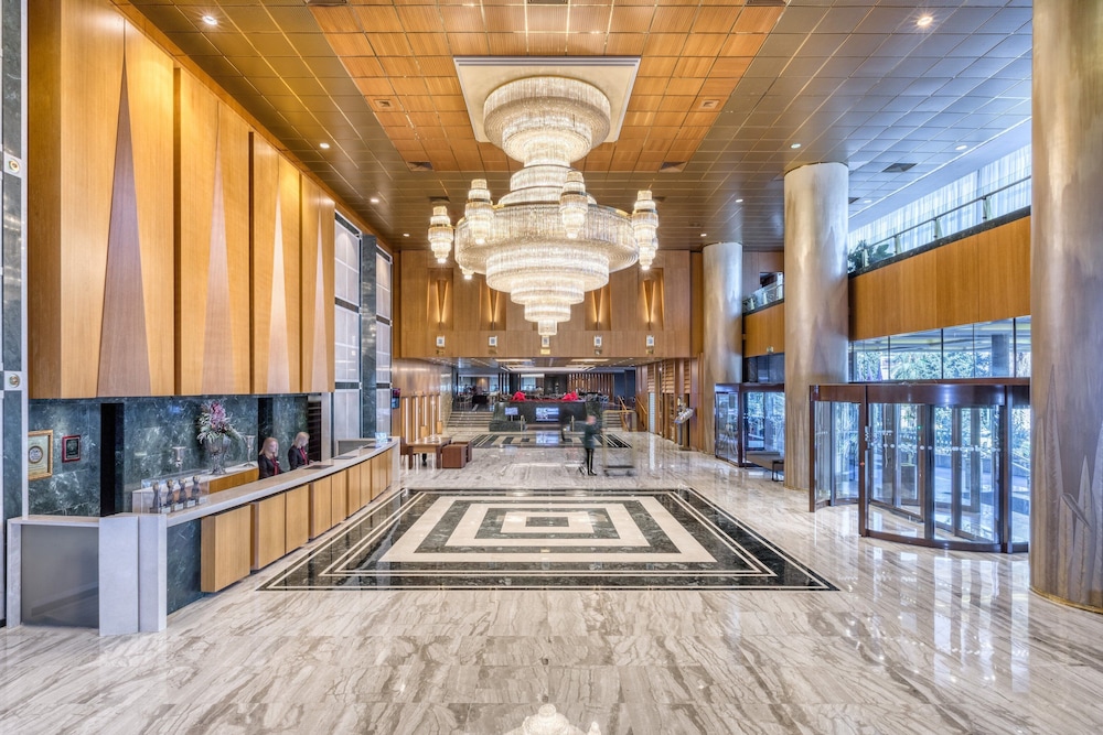 Divani Caravel Hotel 8/87