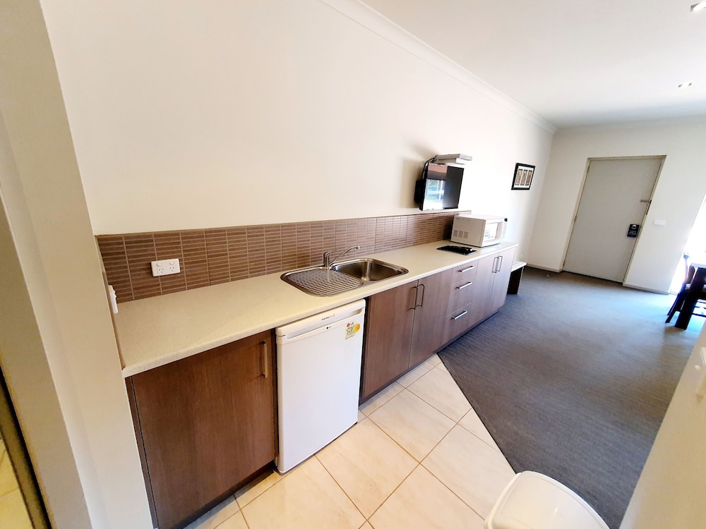 Werribee Park Motor Inn 9/63