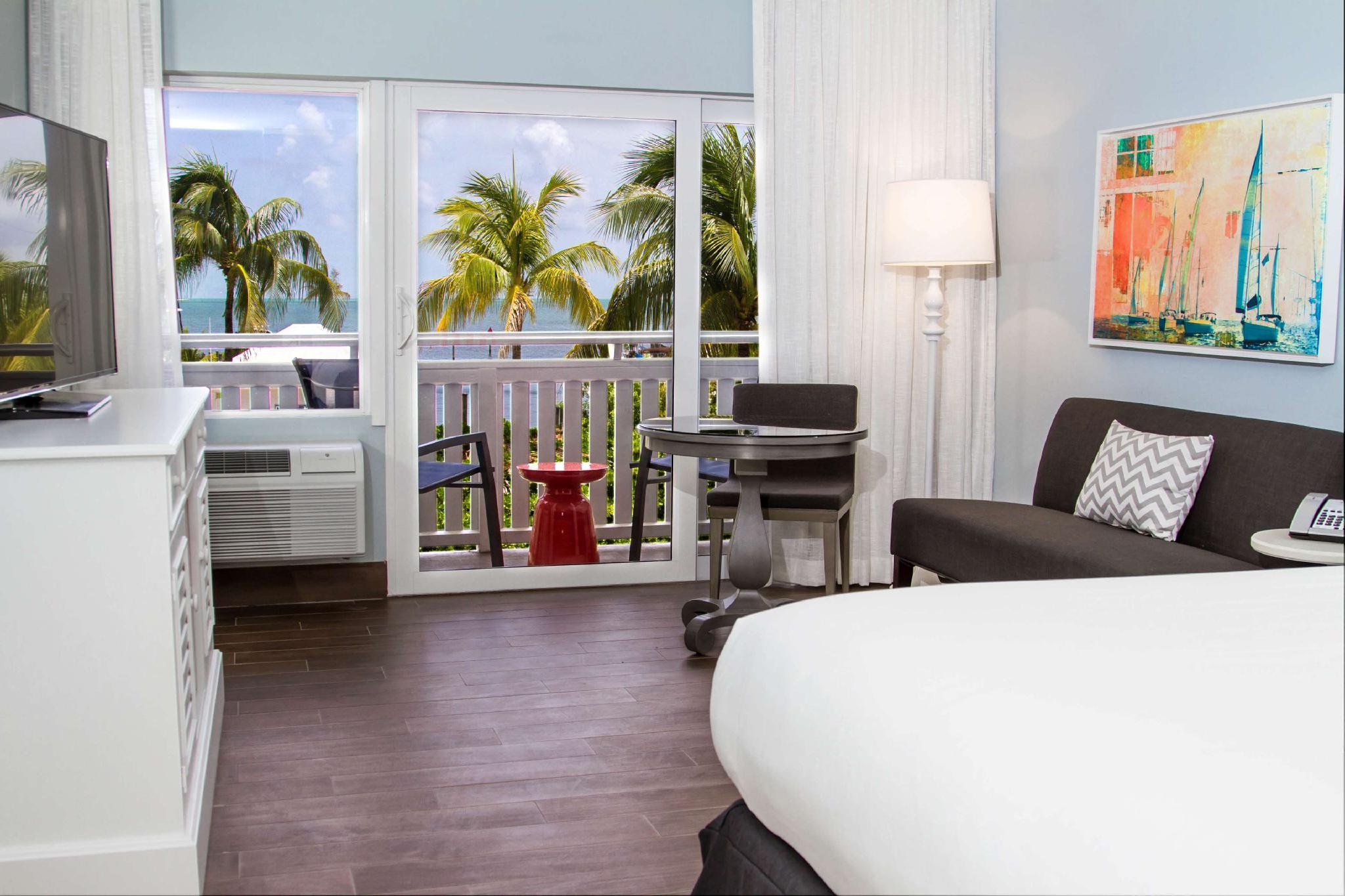 Stunning, King Bed, Gulf View, Balcony، Banana Bay Resort and Marina 2/2