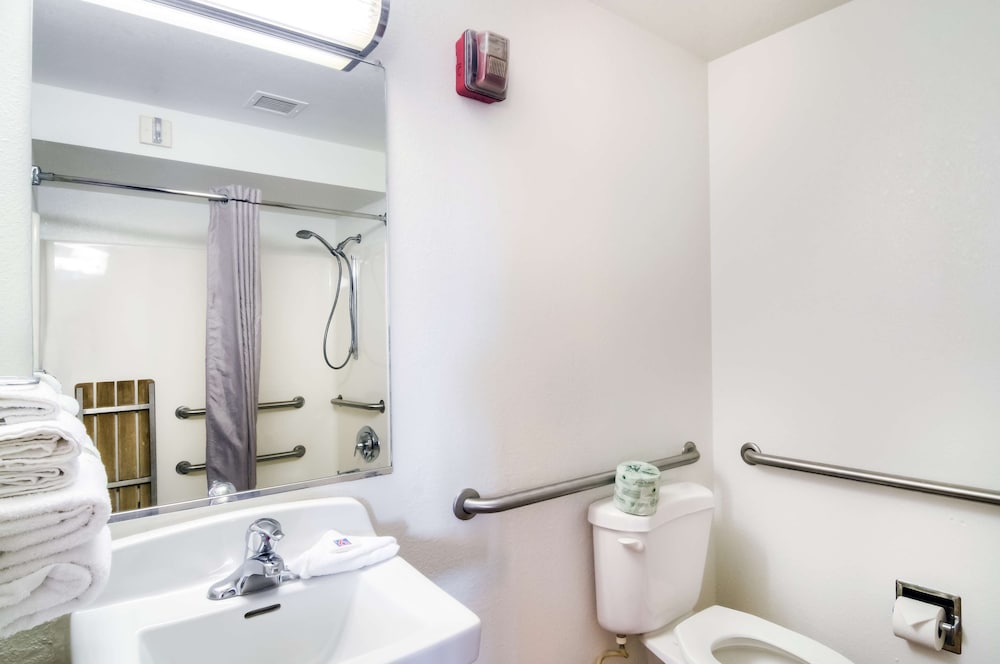 Motel6 Arlington Heights, IL - Chicago North Central 38/42