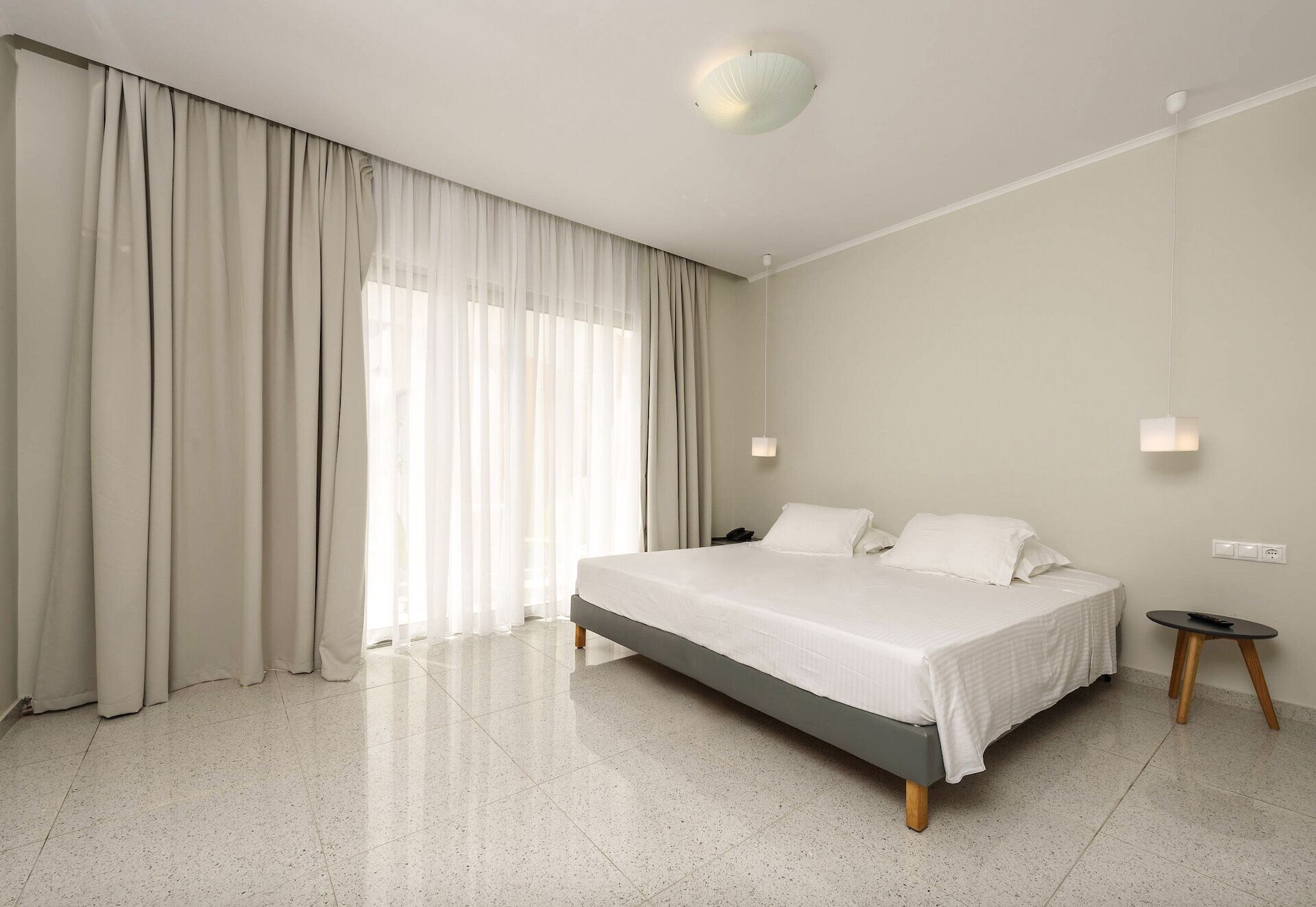 SUPERIOR, STUDIO, SUITE, POOL ACCESS