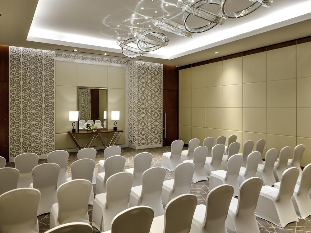 Grand Mercure Dubai City 38/49