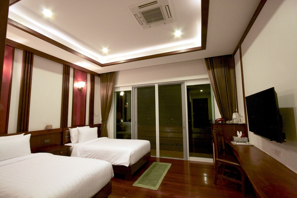DELUXE, TWIN BEDS