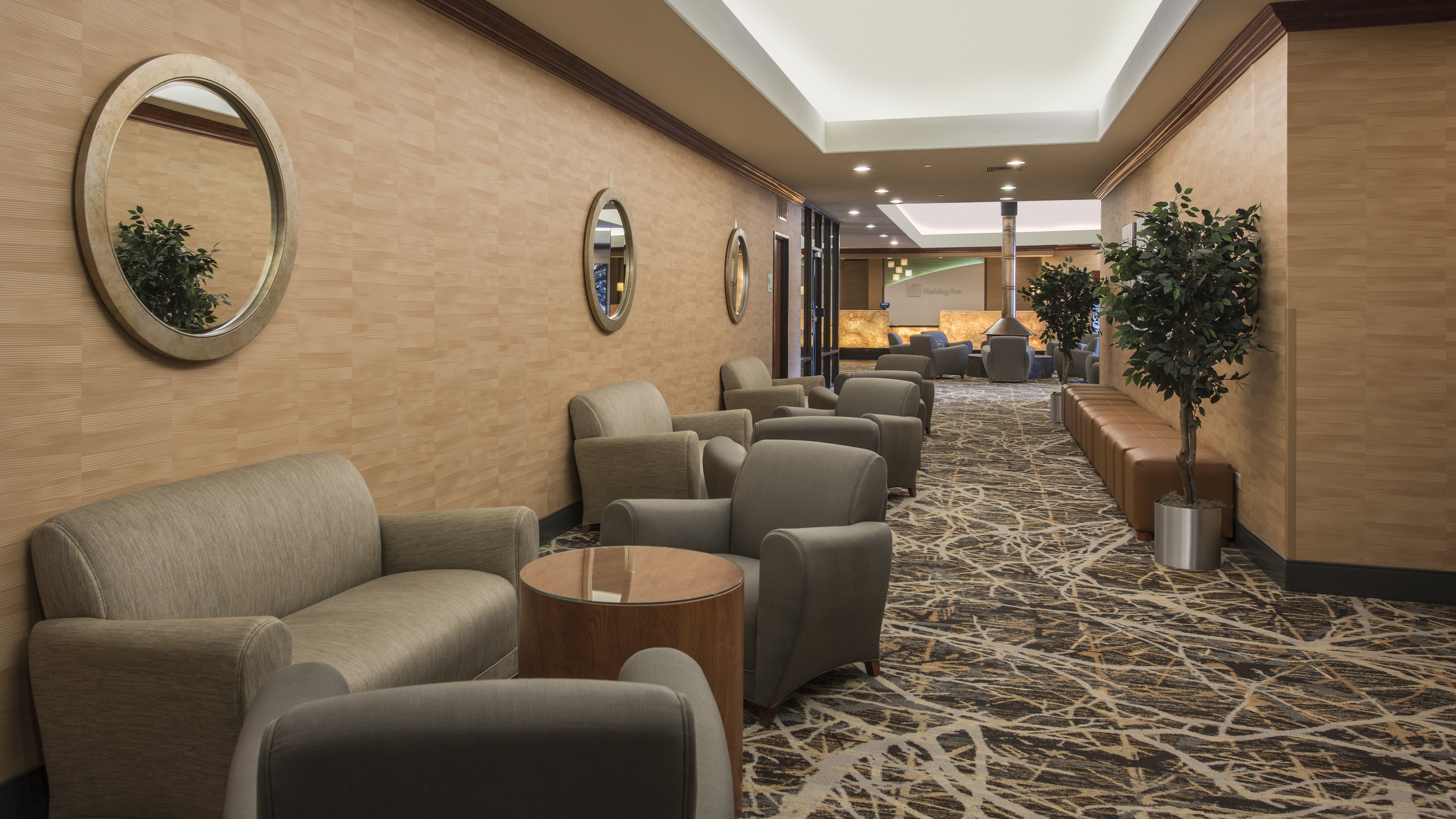 Holiday Inn Denver Lakewood 25/61