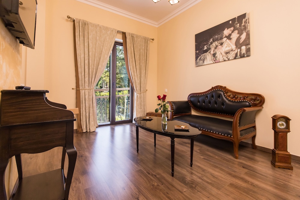 Theatro Hotel Odysseon 43/60