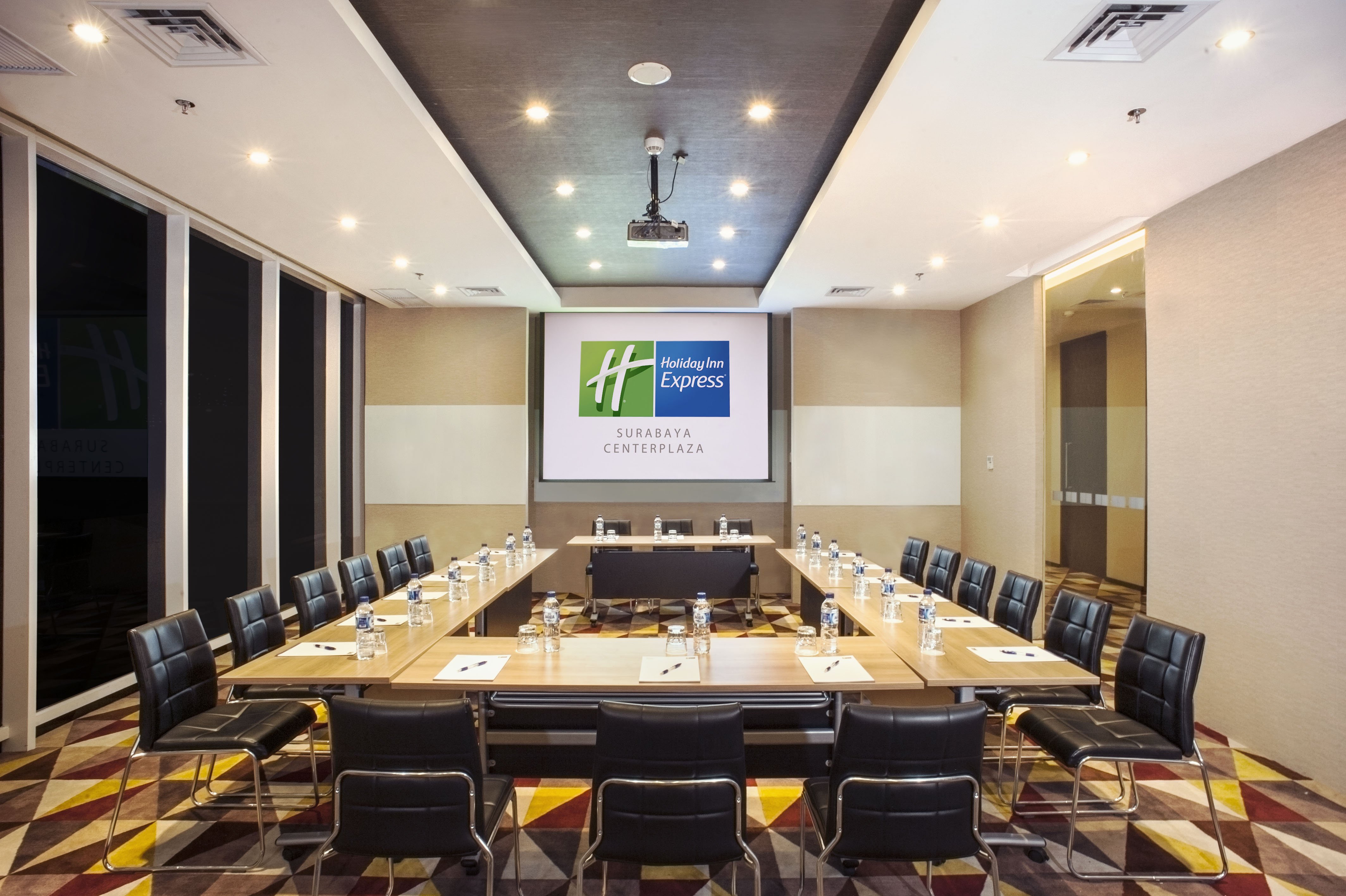 Holiday Inn Express Surabaya Centerpoint by Ihg 73/81