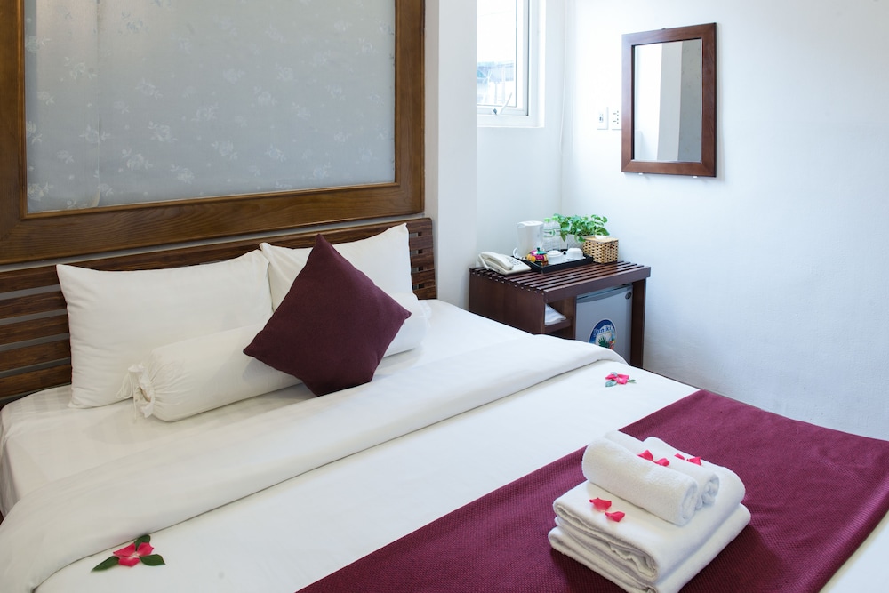 NT Elysian Hotel 24/76