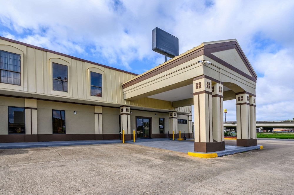 Quality Inn New Orleans I-10 East 23/25