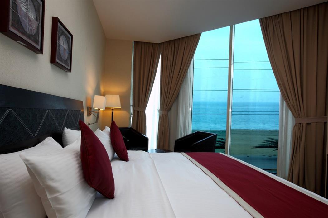 فندق مينا الجبيل سابقا جولدن توليب(Razana Hotel Al Jubail) 12/60