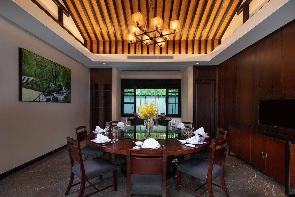 Banyan Tree Tengchong 75/81