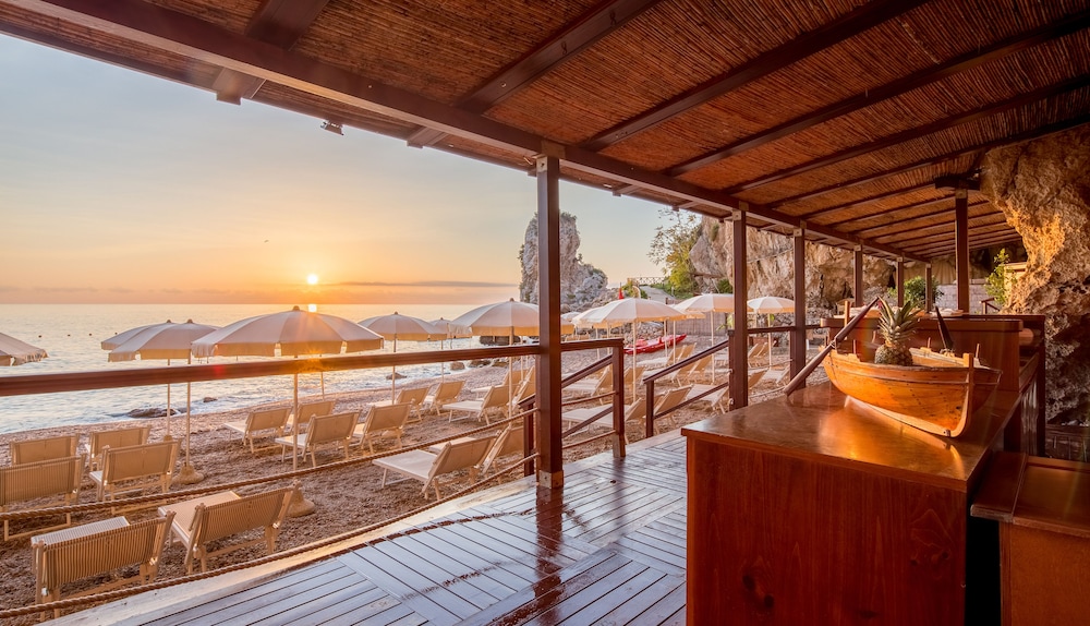 UNAHOTELS Capotaormina 37/81