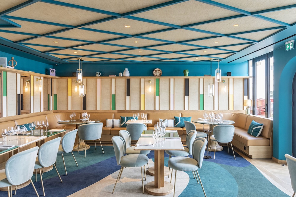 restaurant cafeteria