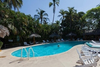 Los Flamingos Hotel 42/47