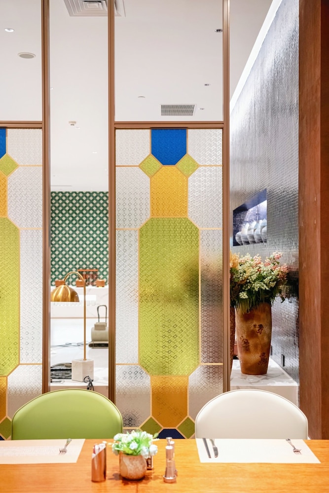 Dong Fang Hotel 40/74