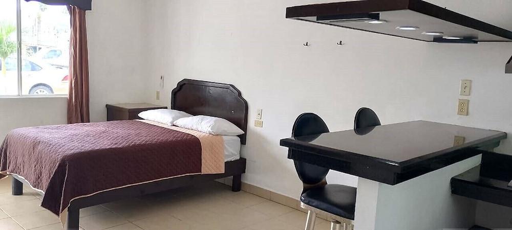 Hotel Estrella 10/34