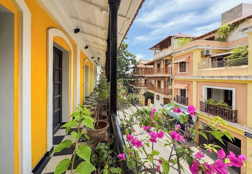 Le Chateau - A Heritage Boutique Hotel 66/72