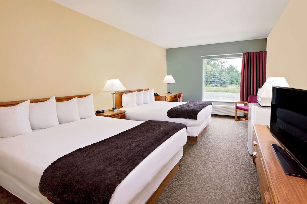 Days Inn By Wyndham Cadillac 8/39