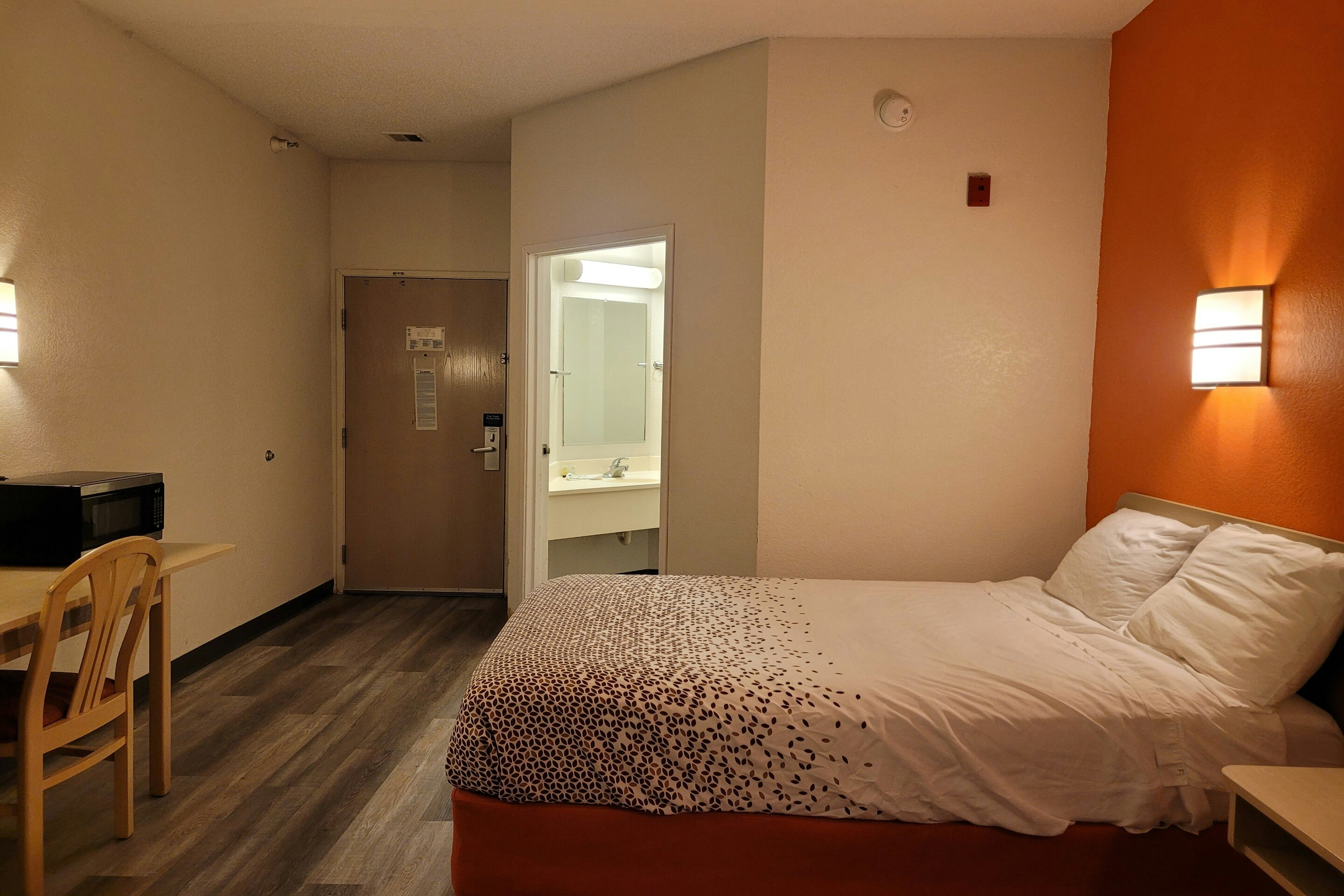 Modern Stay 39 Lakeview By OYO Minonk 10/50