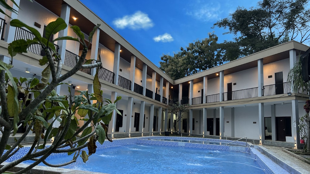 Bwalk Hotel Malang 4/50