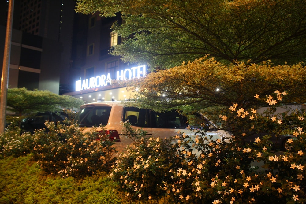 Aurora Hotel 50/53