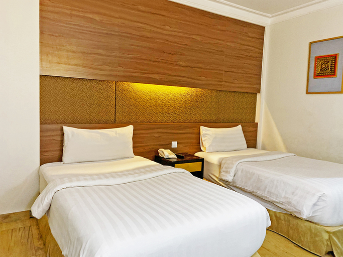 Superior, Twin Beds, No View, Smoking