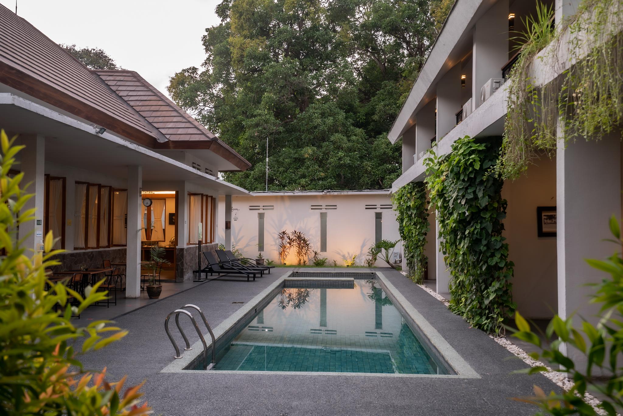 Hotel Blambangan 42/46
