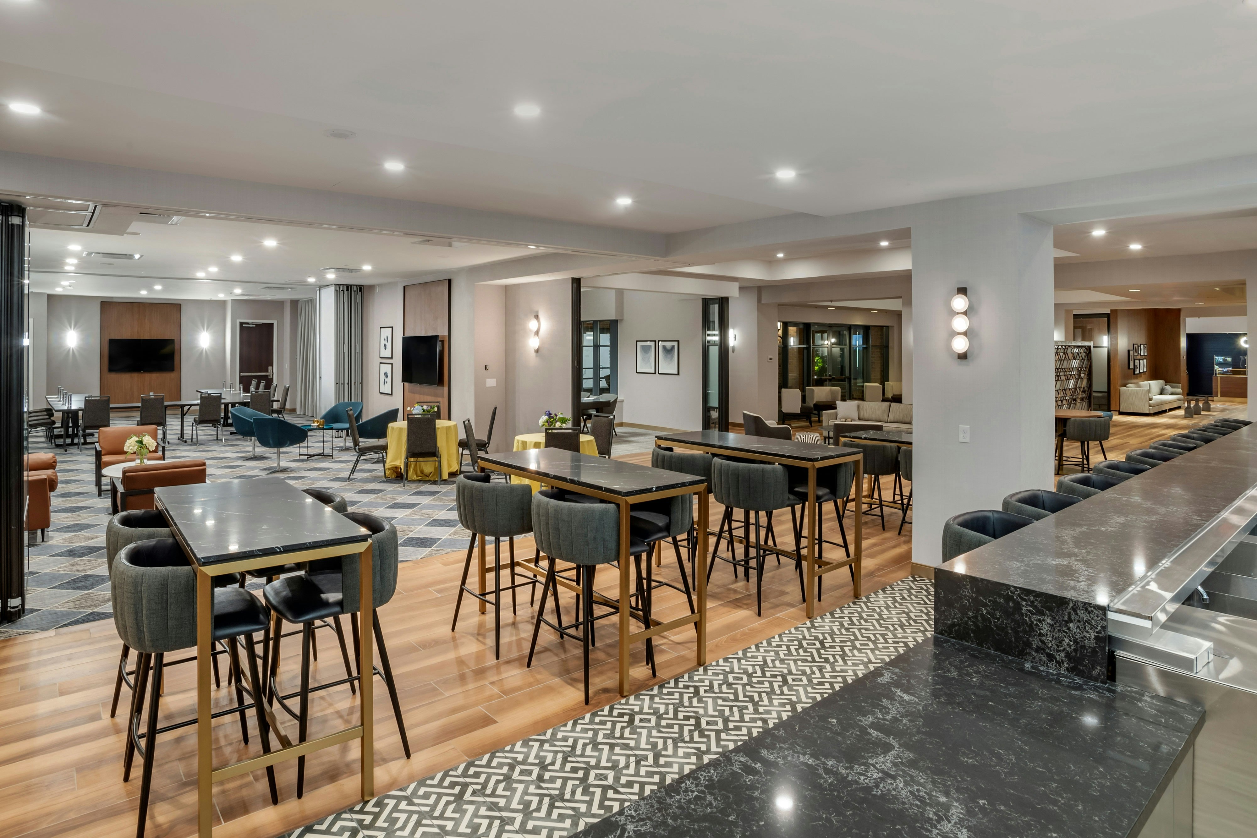 Sheraton Suites Old Town Alexandria 10/25