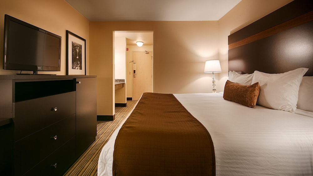 Best Western Alderwood 16/48