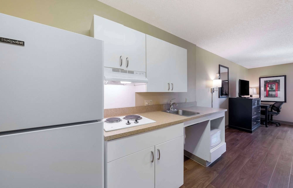 Extended Stay America Suites Orange County Katella Ave 49/51