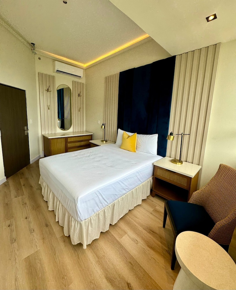 MetroArt Hotel 12/47